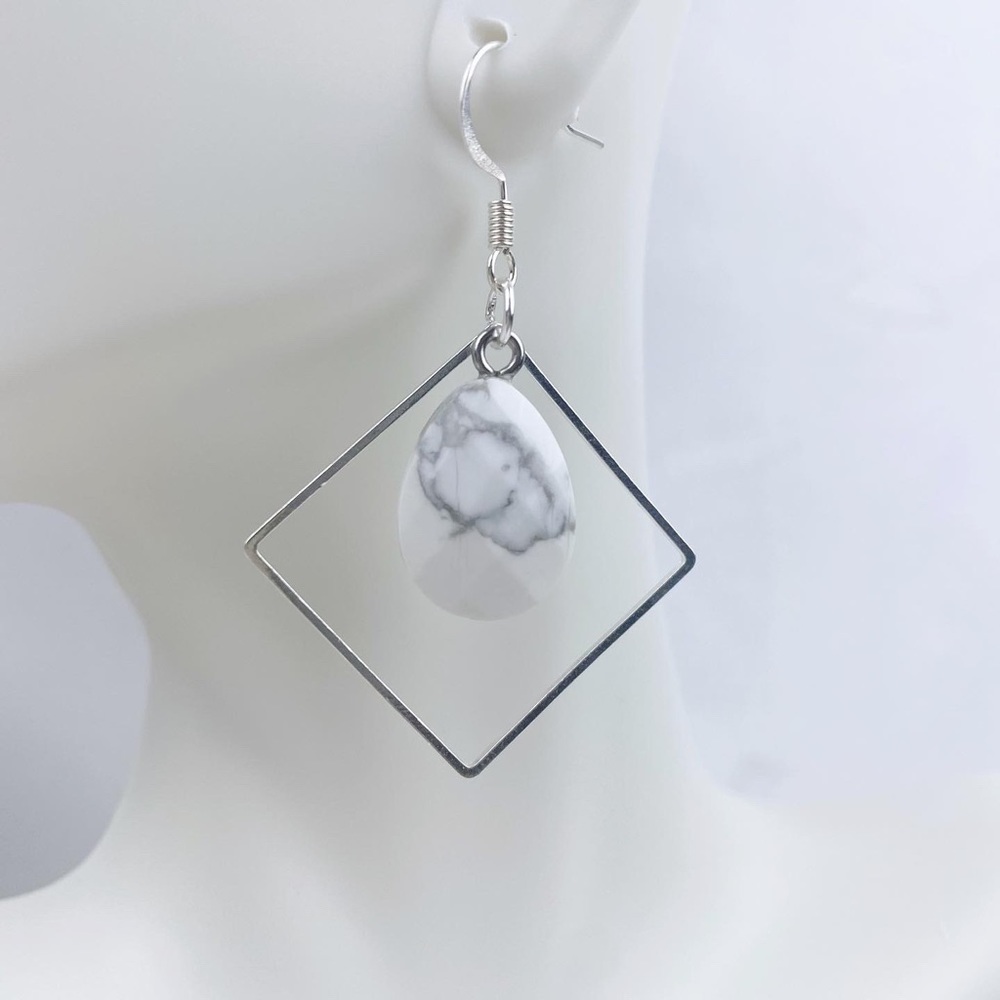Hypoallergenic Marble Howlite Earring with Square component